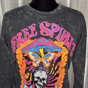 No Boundaries NOBO Free Spirit Graphic Juniors XS Washed Out Crewneck Sweatshirt